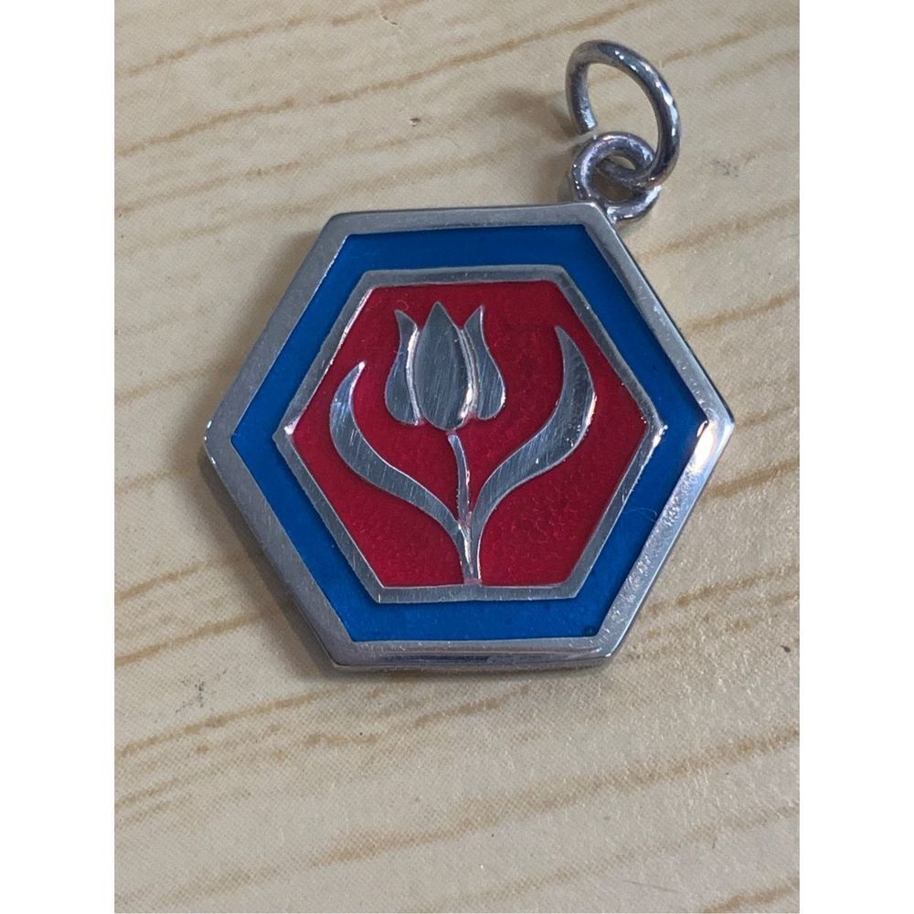 .925 Vintage Quilt Tulip Pattern Sterling Silver Jewelry Charm #quilt #tulip
